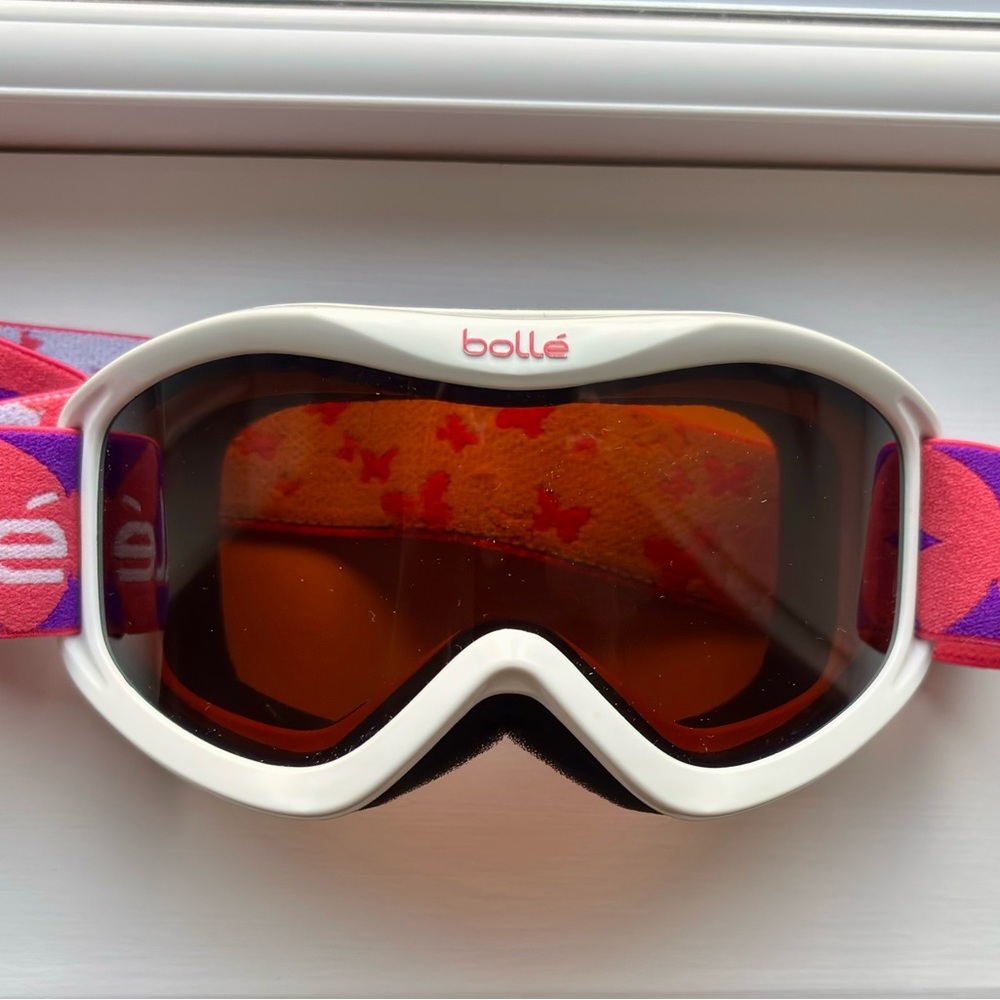 Bollé ski goggles white pink purple in like new condition